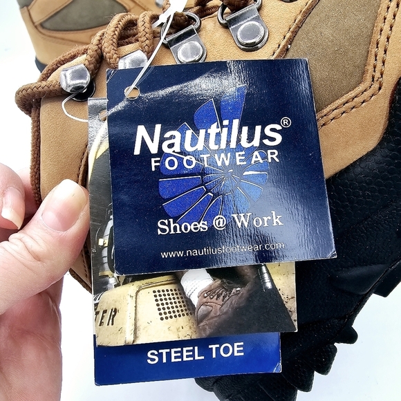 Nautilus Women's Steel Toe Safety Work Shoes NWT 6 Wide - Picture 9 of 16